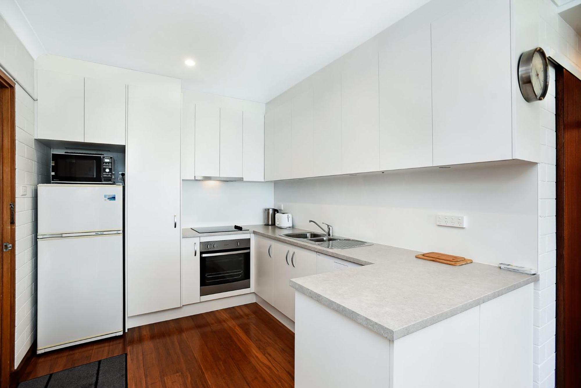 Dolphins Beachfront Apartment No 4 Port Elliot Exterior photo